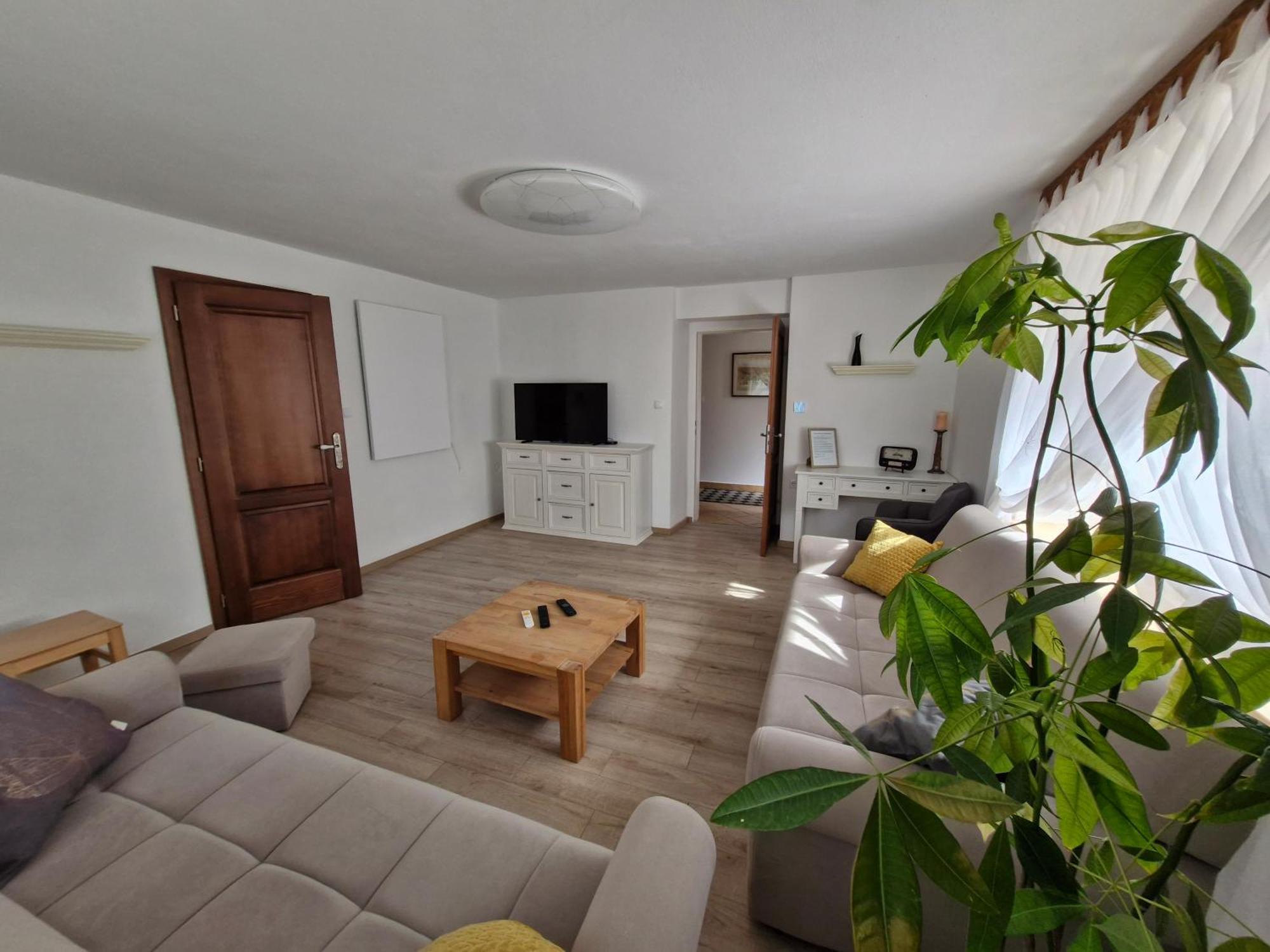 Stol Apartments Zirovnica Buitenkant foto